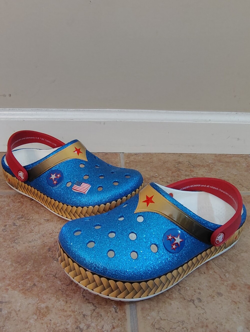 Crocs Wonder Woman Blue Crocband Clog Glitter Womens 6 Rare